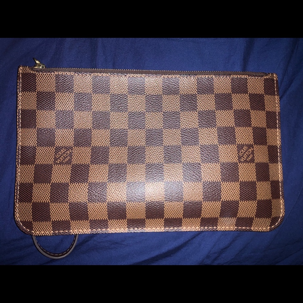 Authentic Louis Vuitton Damier Ebene MM Wristlet